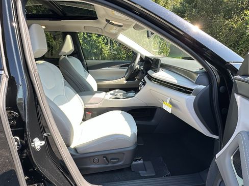 New 2026 INFINITI QX60 Luxe w/ Cargo Package image 9