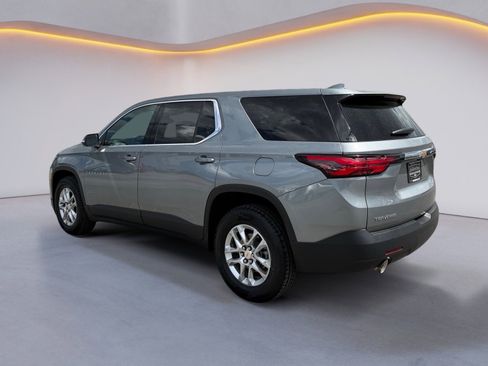 Used 2023 Chevrolet Traverse LS w/ Safety Package FWD image 5