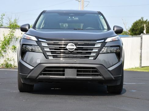 Used 2025 Nissan Rogue SV AWD/4WD image 2