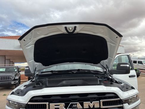 New 2026 RAM 3500 Big Horn AWD/4WD image 46