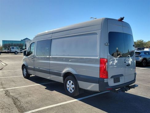 Used 2024 Mercedes-Benz Sprinter 2500 image 15