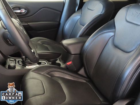 Used 2023 Jeep Cherokee Altitude Lux image 12