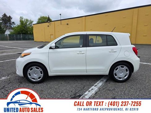 Used 2013 Scion xD FWD image 2