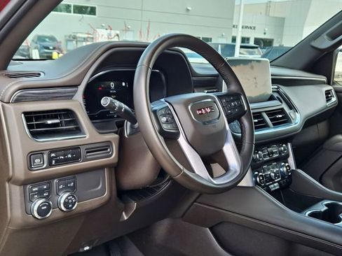 Used 2023 GMC Yukon SLT image 7