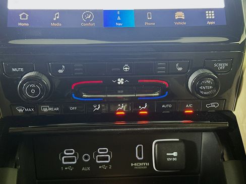 Used 2022 Jeep Grand Cherokee Limited 4xe image 24