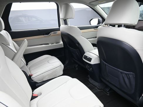 Used 2025 Hyundai Palisade Limited image 34