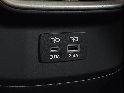 Used 2025 Subaru Outback Premium AWD/4WD image 10