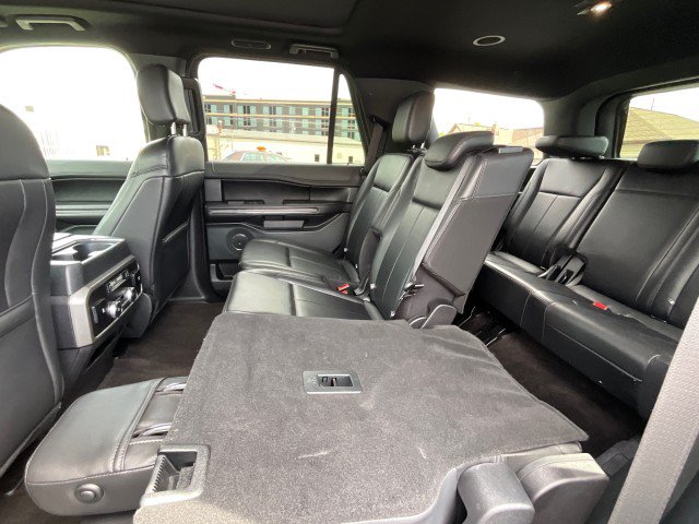Used 2020 Ford Expedition XLT w/ Equipment Group 202A AWD/4WD image 38