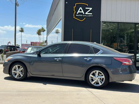 Used 2013 Nissan Altima 2.5 SV FWD image 7