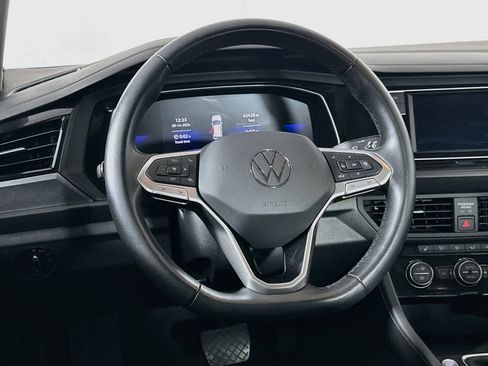 Used 2024 Volkswagen Jetta SE FWD image 18