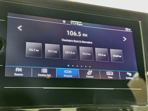 Used 2025 Volkswagen Jetta Sport FWD image 21