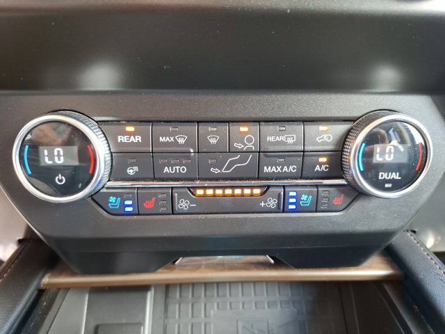 Used 2019 Ford Expedition Platinum AWD/4WD image 24