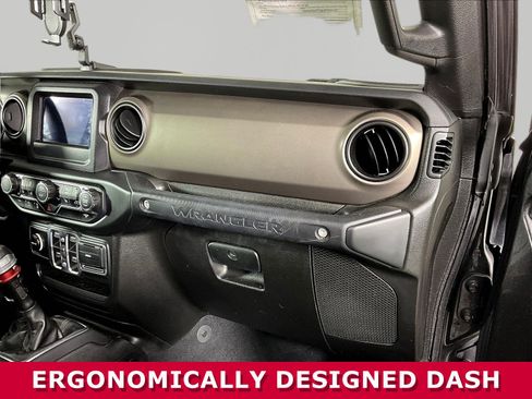 Used 2018 Jeep Wrangler Unlimited Sport S AWD/4WD image 24