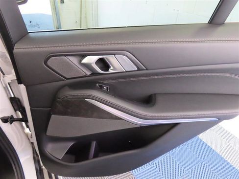 Used 2024 BMW X5 sDrive40i w/ Premium Package RWD image 36
