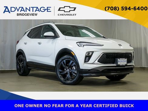 Used 2024 Buick Encore GX Sport Touring image 1