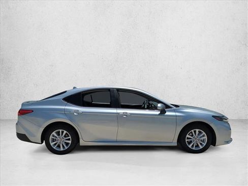 Used 2025 Toyota Camry LE w/ Convenience Package FWD image 4