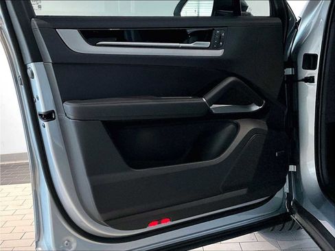 New 2026 Porsche Cayenne E-Hybrid image 23