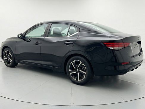 Used 2025 Nissan Sentra SV image 6