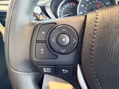 Used 2016 Toyota Corolla LE FWD image 15