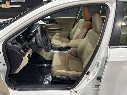 Used 2014 Honda Accord LX image 10
