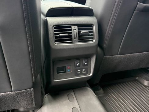 Used 2023 Nissan Rogue Platinum w/ Platinum Premium Package image 25