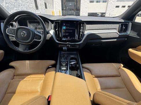 Used 2019 Volvo XC60 T5 Momentum w/ Premium Package AWD/4WD image 14