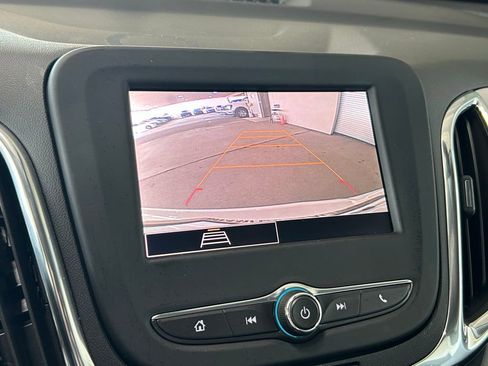 Used 2022 Chevrolet Equinox LS image 8