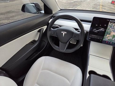 Used 2018 Tesla Model 3 Long Range image 22