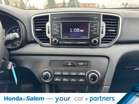 Used 2018 Kia Sportage LX AWD/4WD image 16