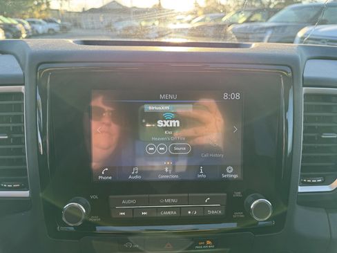 Used 2024 Nissan Frontier SV w/ SV Convenience Package image 17