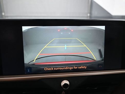 Used 2024 Toyota Crown Limited image 10