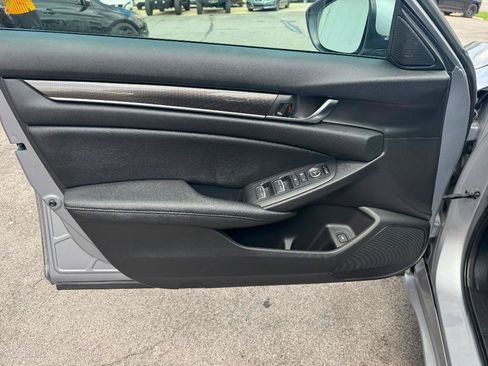 Used 2020 Honda Accord Sport image 11