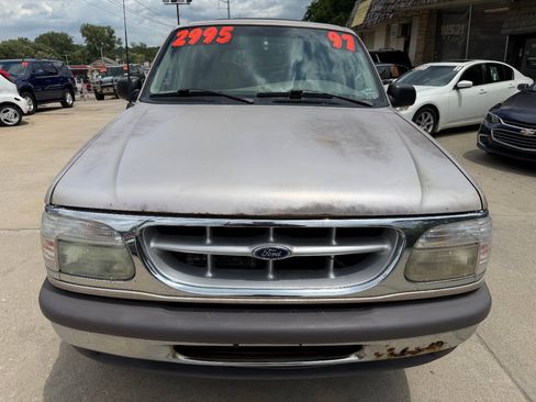 Used 1997 Ford Explorer XLT AWD/4WD image 2