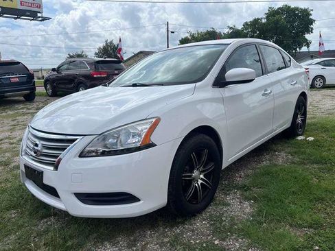 Used 2015 Nissan Sentra S FWD image 4