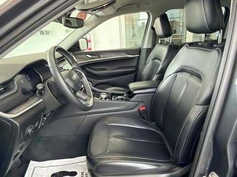 Used 2022 Jeep Grand Cherokee Limited AWD/4WD image 17