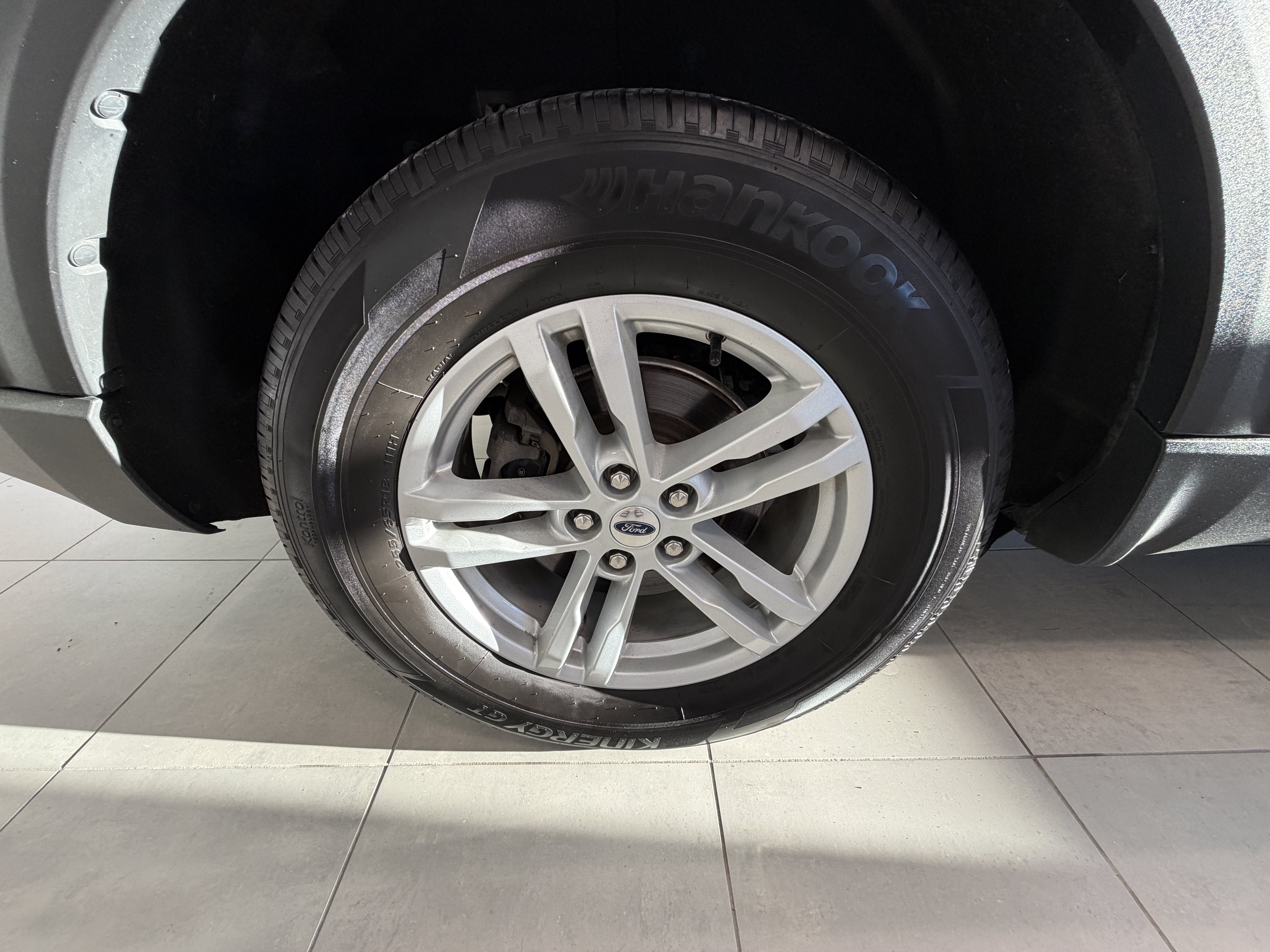 Used 2023 Ford Explorer XLT w/ Equipment Group 202A AWD/4WD image 14