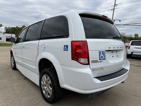 Used 2017 Dodge Grand Caravan SE w/ Power Window Group FWD image 4