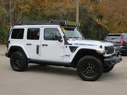 Used 2023 Jeep Wrangler Unlimited Rubicon 4xe image 2