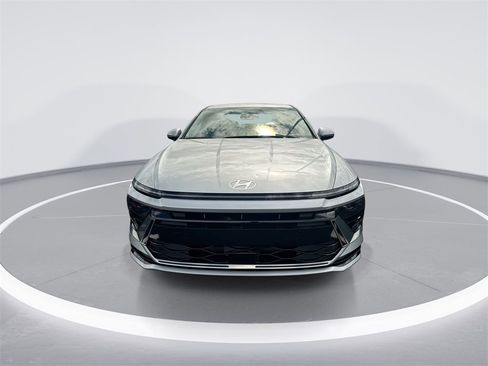 New 2025 Hyundai Sonata SEL image 3