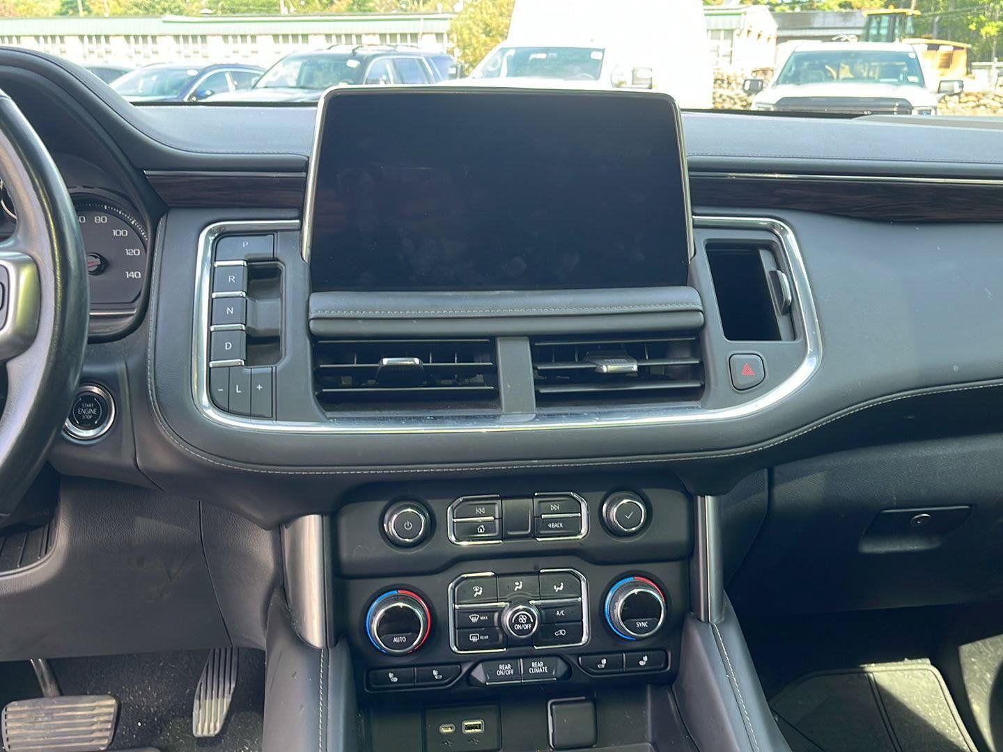 Used 2021 Chevrolet Tahoe Z71 w/ Z71 Signature Package AWD/4WD image 16