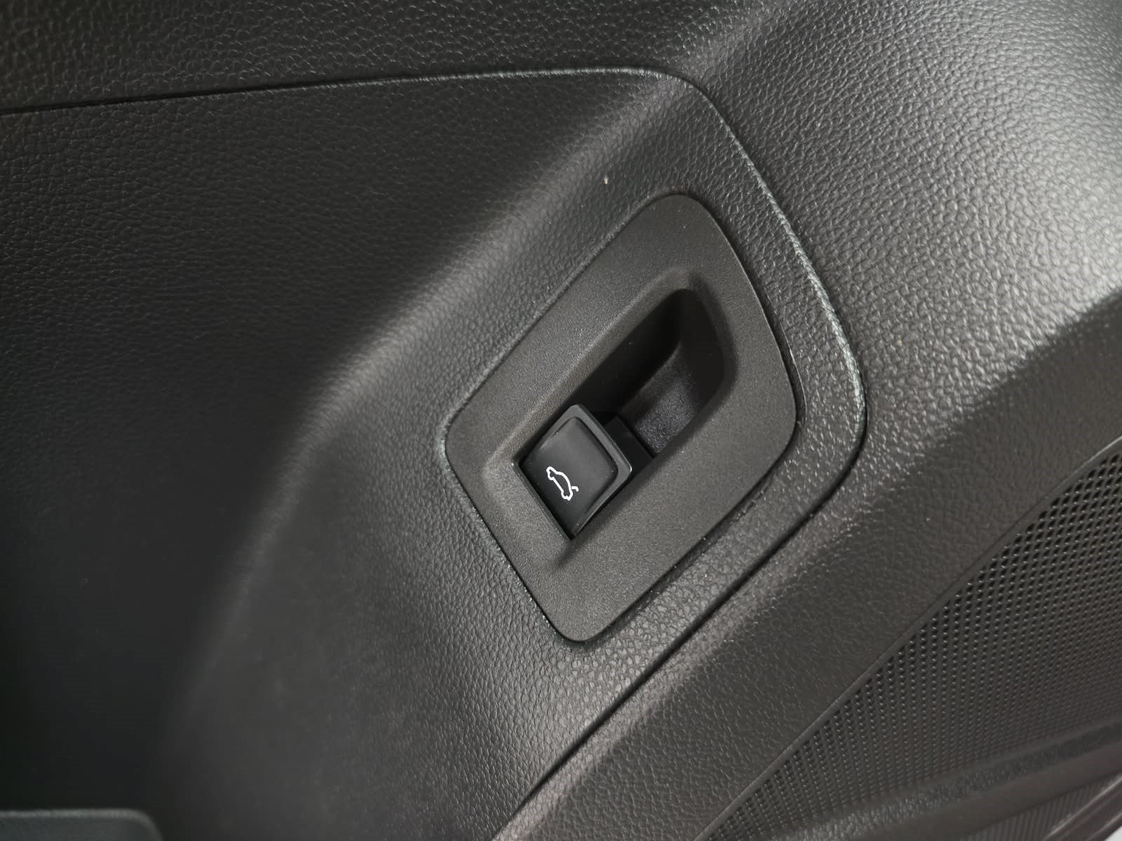 Used 2023 Volkswagen Atlas SE w/ Panoramic Sunroof Package FWD image 38
