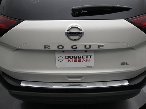 Used 2021 Nissan Rogue SL image 10