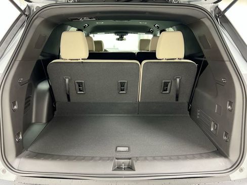 Used 2023 Chevrolet Traverse LS FWD image 23
