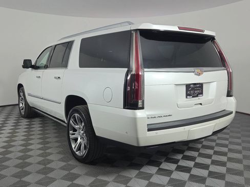 Used 2017 Cadillac Escalade ESV Premium Luxury AWD/4WD image 5
