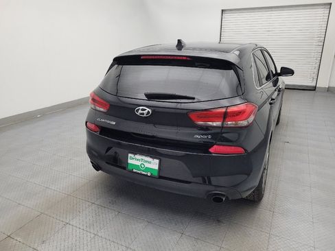 Used 2018 Hyundai Elantra GT Sport FWD image 7