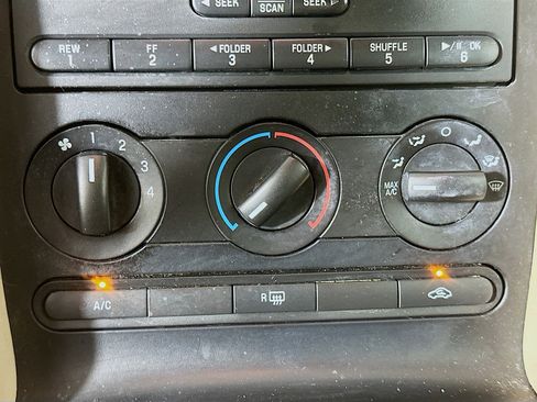 Used 2009 Ford Mustang Coupe image 21