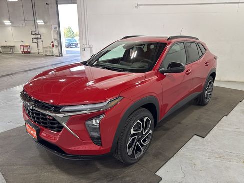 New 2026 Chevrolet Trax RS w/ Sunroof Package image 3