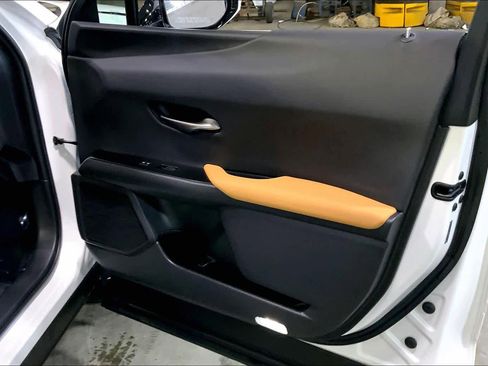 Certified 2024 Lexus UX 250h Premium image 22