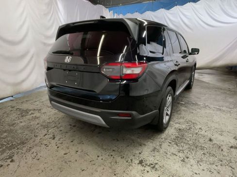 Used 2025 Honda Pilot EX-L image 6