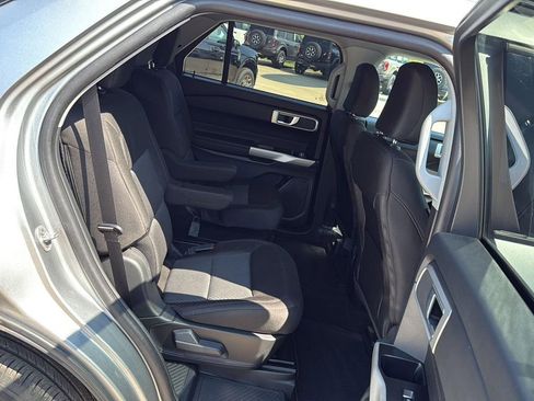 Used 2023 Ford Explorer XLT image 17